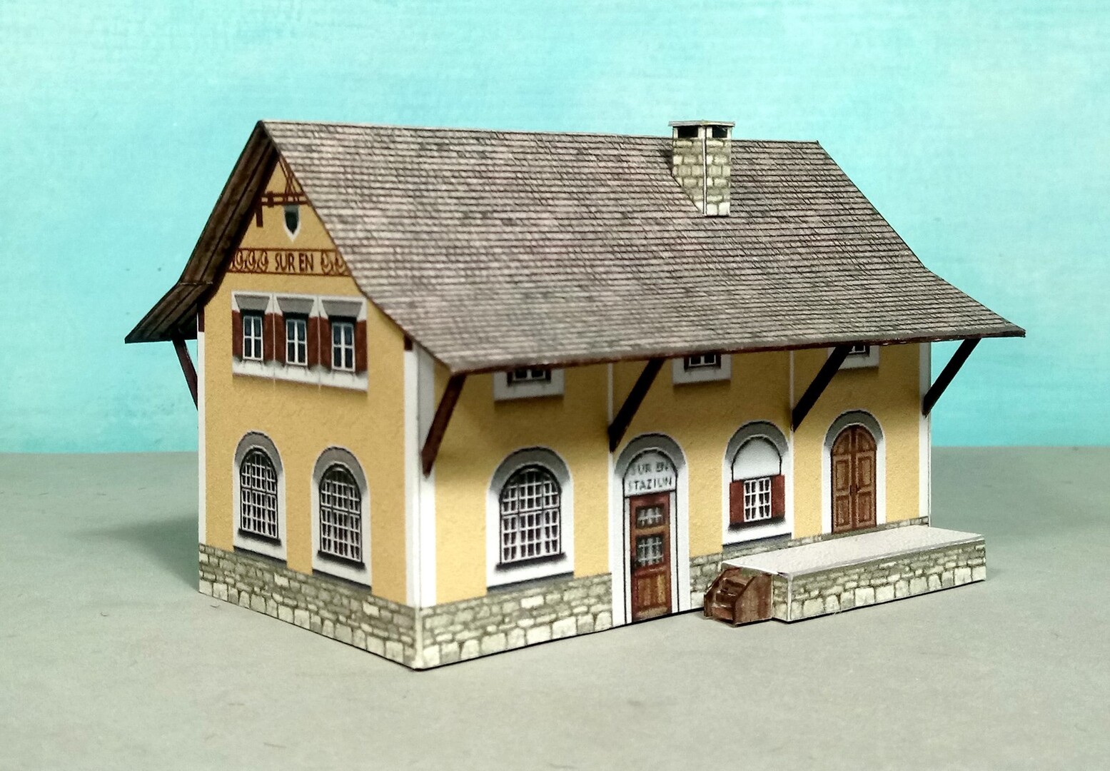 B-87.858 RhB Bahnhof "Sur En"